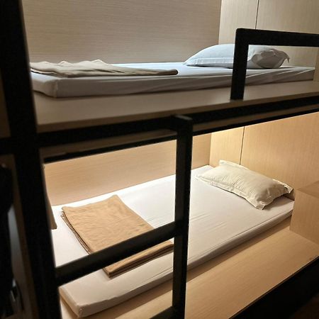 Cubic Bed Pratunam Bangkok Eksteriør bilde